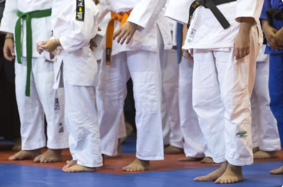 Молодежный чемпионат РК по дзюдо стартовал в Жанаозене