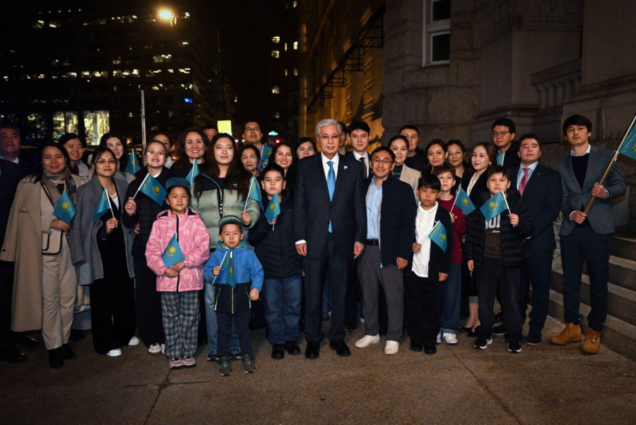 Глава государства встретился в Вашингтоне с соотечественниками