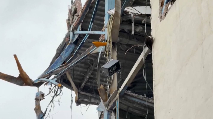 Иранның 763 мектебі қирады