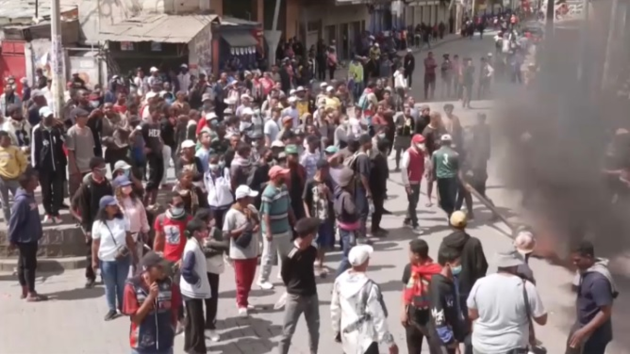 Массовые протесты не утихают на Мадагаскаре