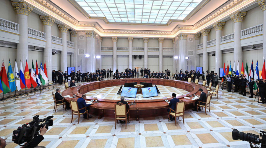 Глава государства принял участие в заседании ВЕЭС