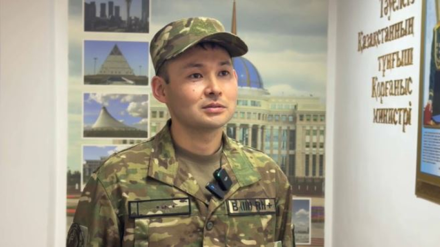 Офицер из Усть-Каменогорска любит делать сюрпризы родным