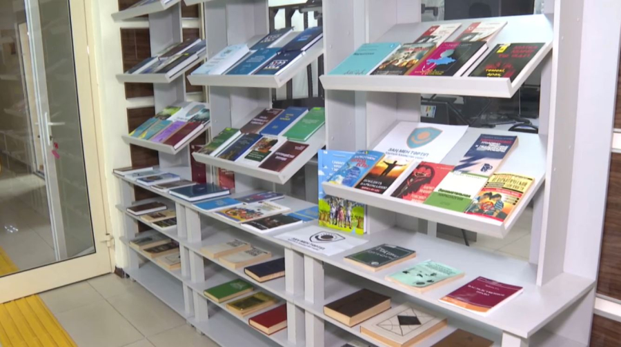 Павлодарцы дарят книги библиотекам