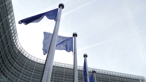 ЕС замораживает тарифы против США на 90 дней