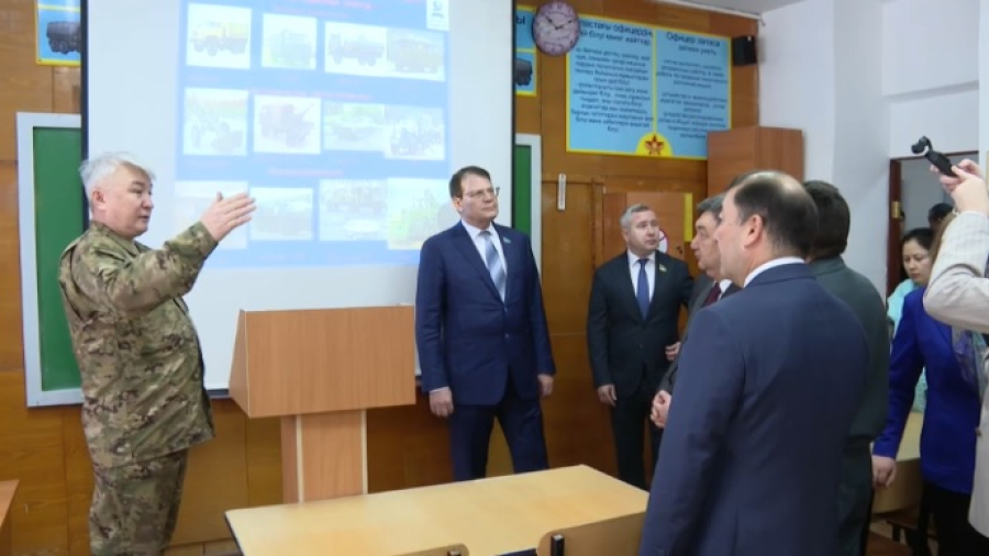 10 тысяч студентов ежегодно выпускают военные кафедры при вузах