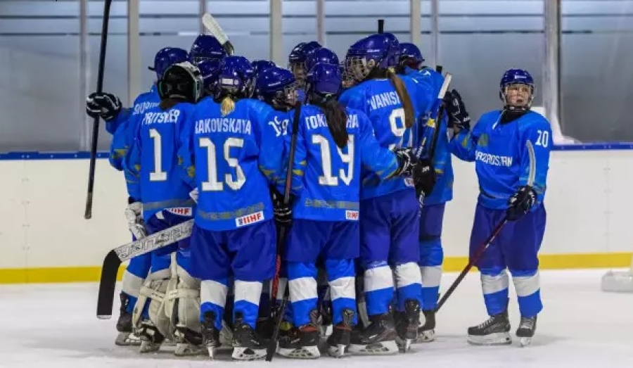 Казахстан победил Болгарию на ЧМ по хоккею среди юниорок