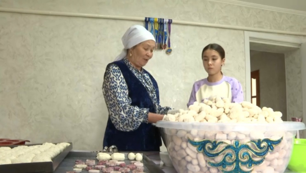 Курт экспортирует пенсионерка из Жамбылской области