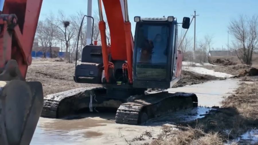 Подтопление жилого сектора предотвратили в Костанае