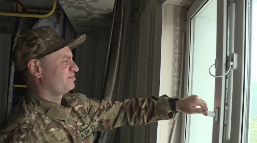 Өскеменде тұрғын үйлердің терезелеріне құлып орнатылады 