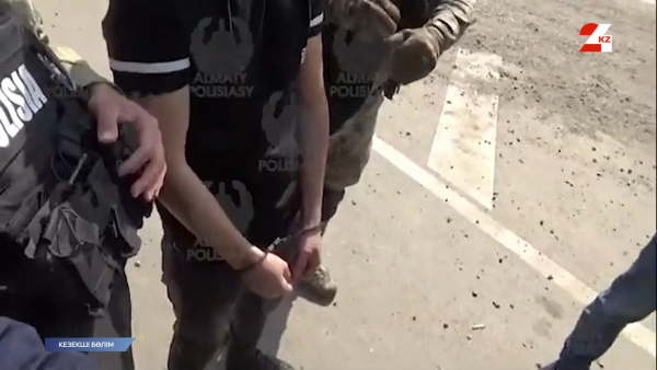 Алматыда екі ғашық есірткі сатумен айналысқан