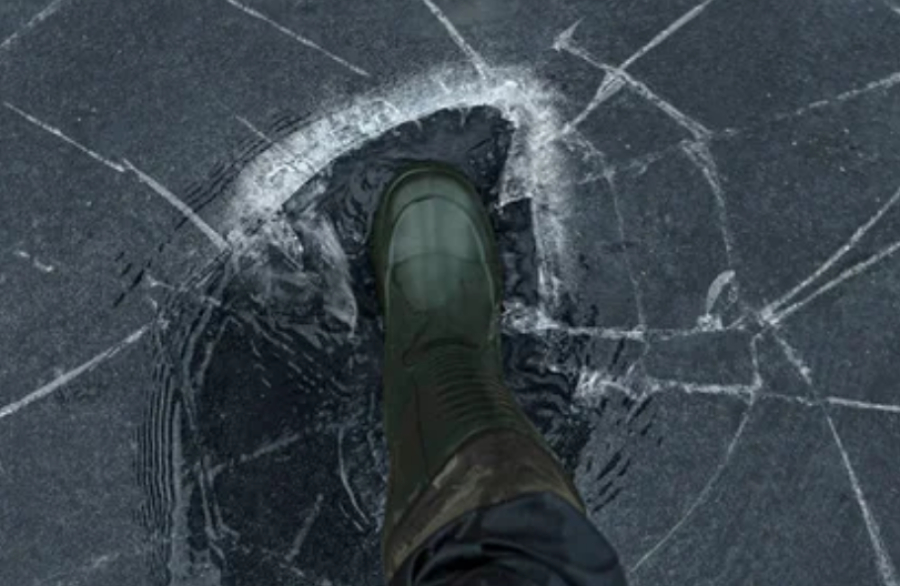 Спасатели предупредили об опасности тонкого льда в Астане