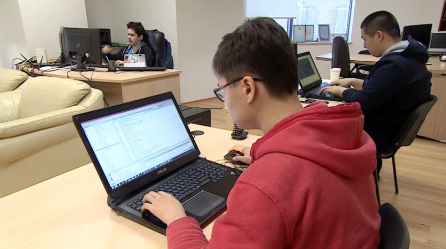 44,2 тысячи казахстанцев работают дистанционно