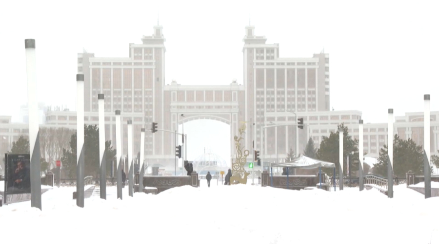 Штормовое предупреждение объявлено на большей части РК