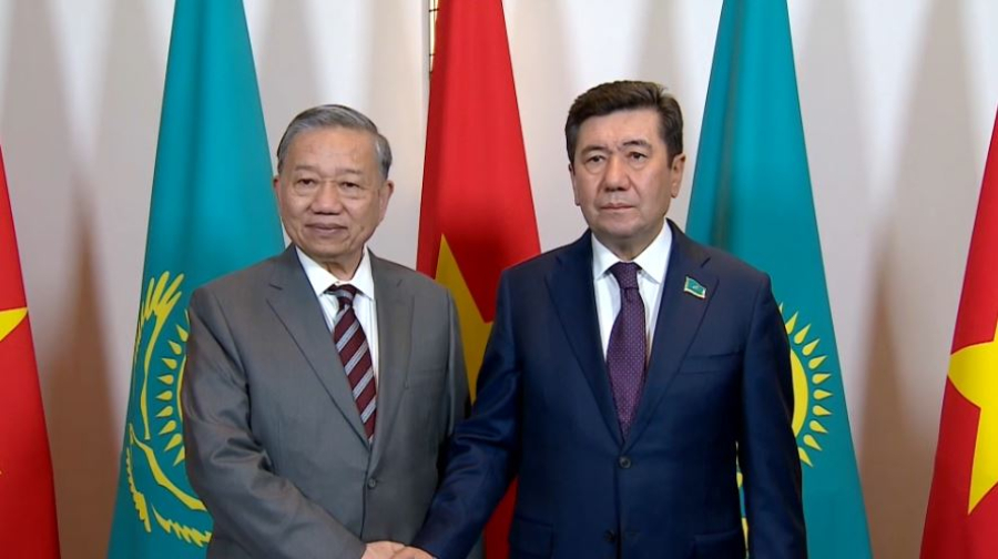 Кошанов встретился с Генеральным секретарём Компартии Вьетнама