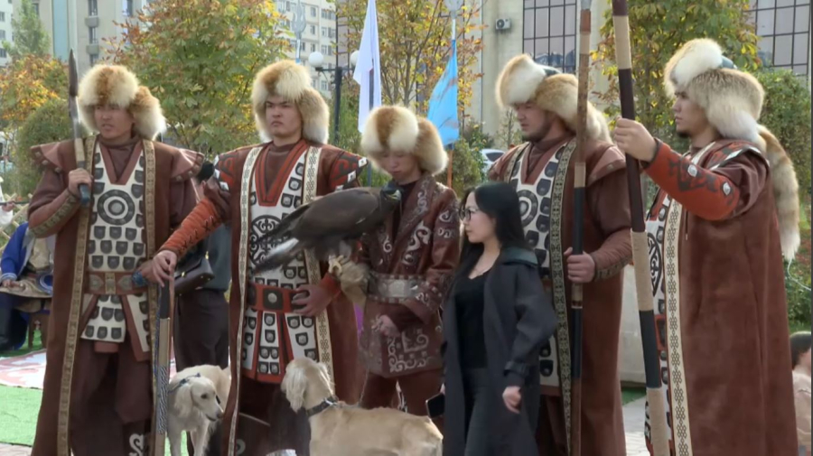 Шымкентте Республика күні кең көлемде тойланды