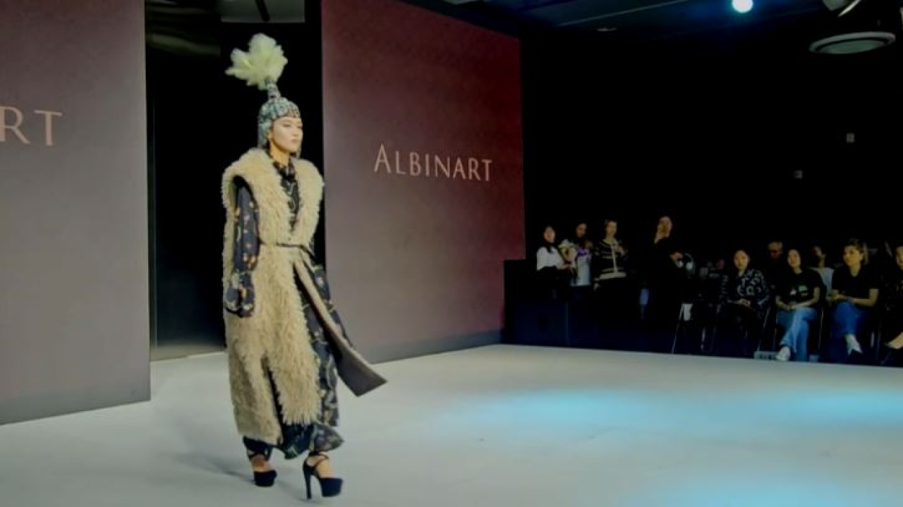 Казахстанские дизайнеры представили коллекции на подиуме в Сеуле