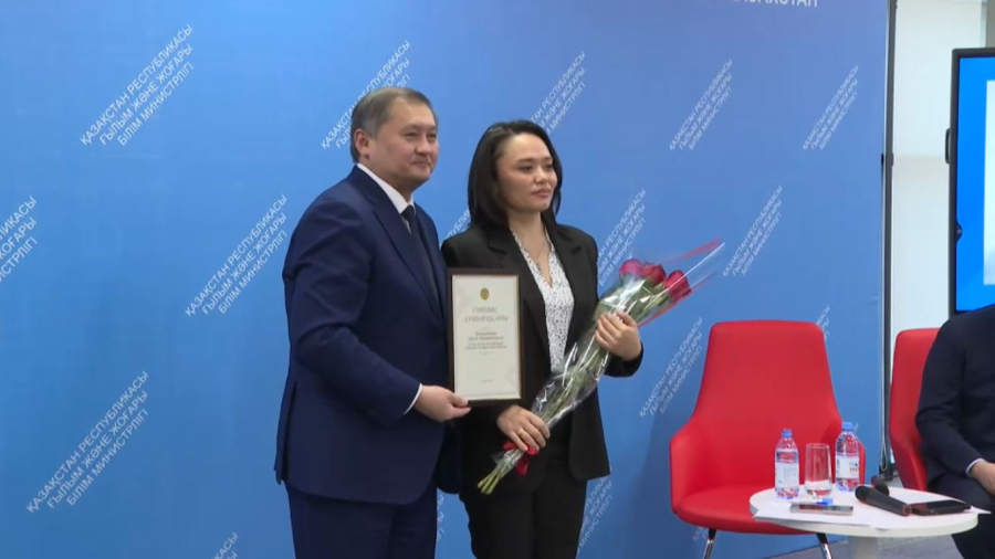 Астанада жас ғалымдар баспаналы болды