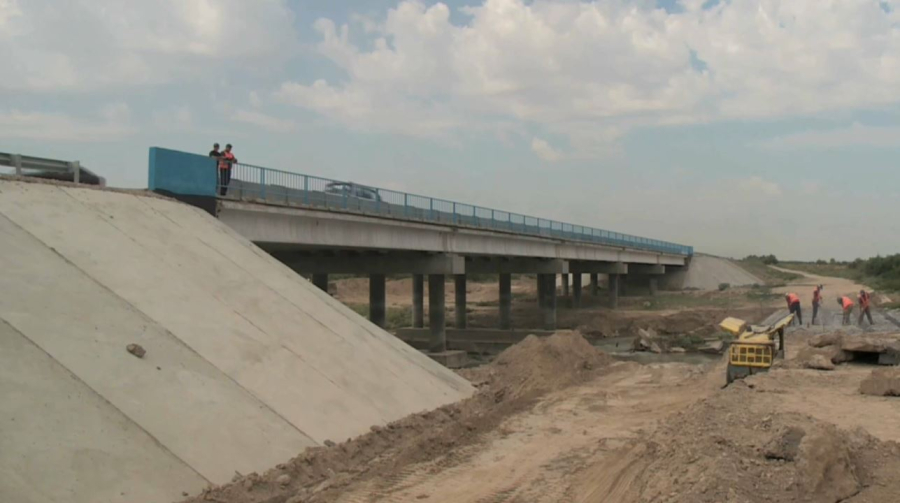 Около 700 километров дорог отремонтируют в Туркестанской области