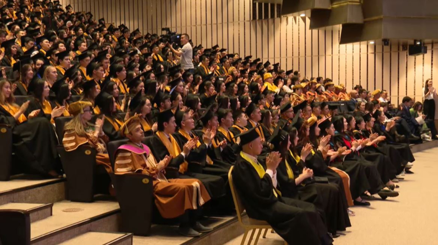 Биыл Назарбаев Университетін 1700-ге жуық түлек тәмамдады