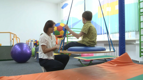 Өскеменде балалар мен аналарды қолдау қызметі сынақтан өткізіліп жатыр