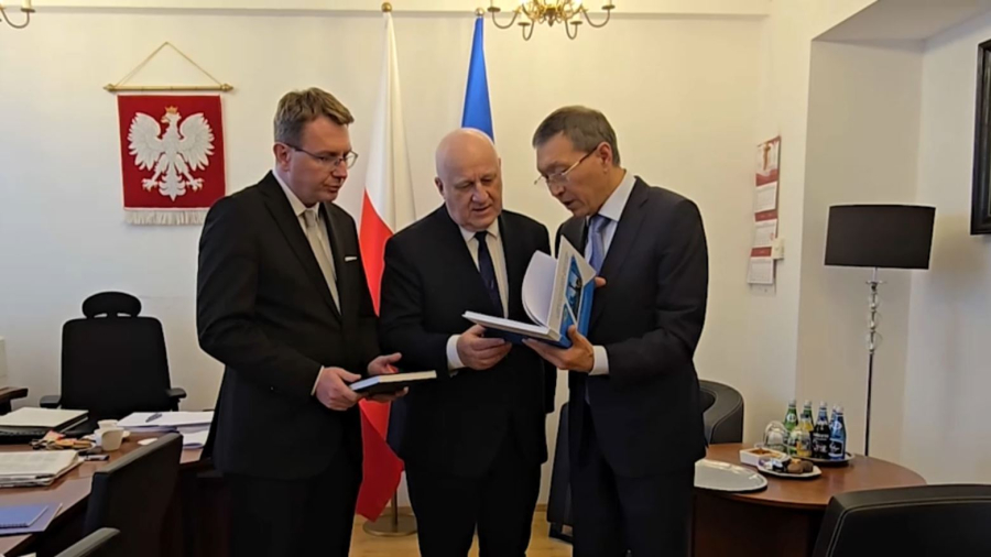 ҚР Орталық сайлау комиссиясы ЕҚЫҰ ДИАҚБ штаб пәтеріне барды