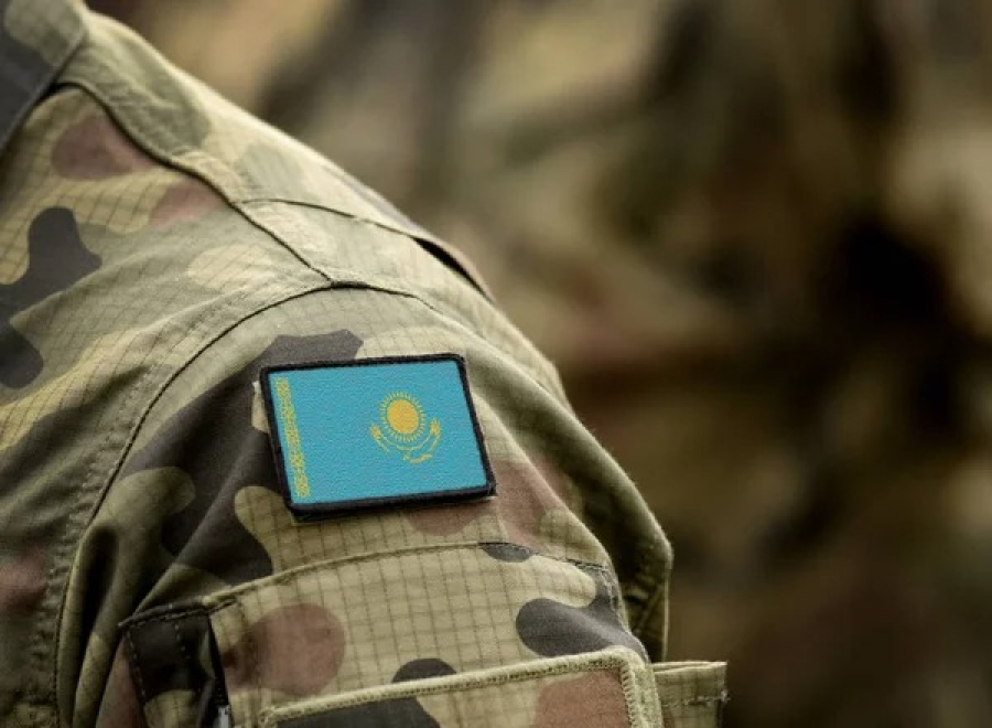 В Казахстане расширили социальные гарантии для военных