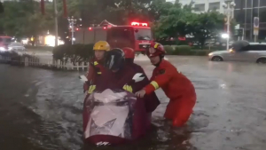 Больше 20 тысяч человек эвакуировали из-за наводнений в Китае