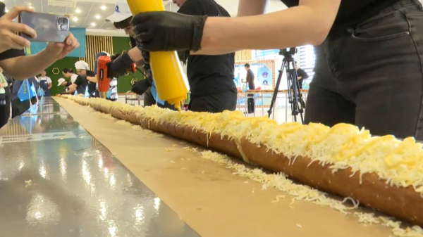 33-метровый хот-дог приготовили в Приозёрске