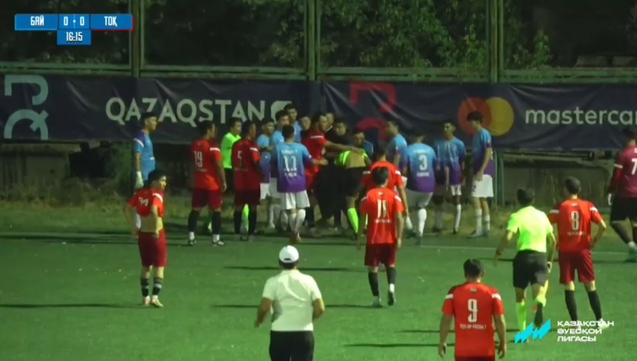 Шымкентте төрешіге шабуыл жасаған команда жарыстан шеттетілді