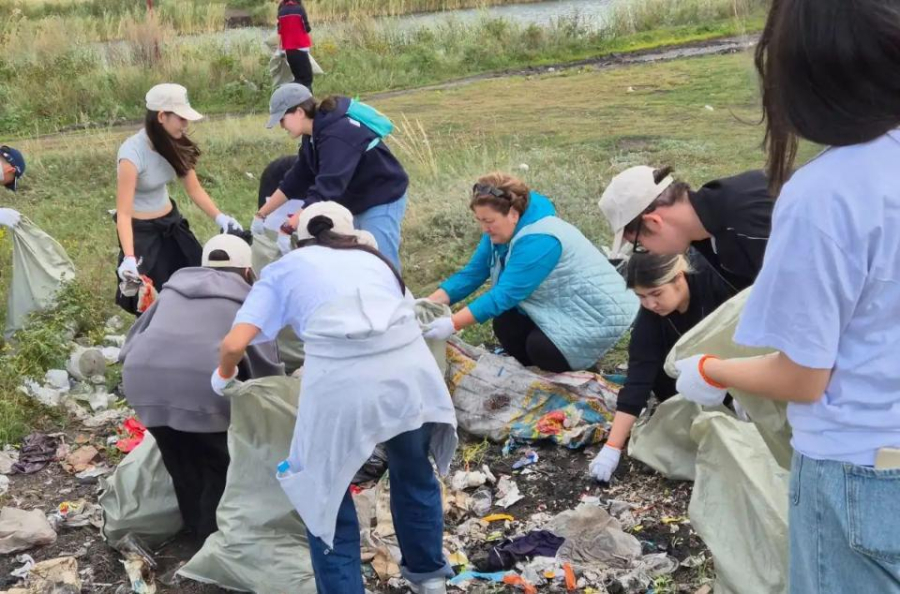 Таза Қазақстан: экосубботник Stop Musor провели в Астане