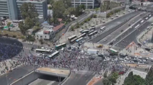 Демонстранты перекрыли улицы в Израиле