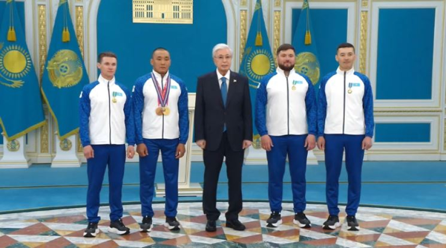 Президент: Ербол Хамитов қазақтың намысты ұлт екенін күллі әлемге паш етті