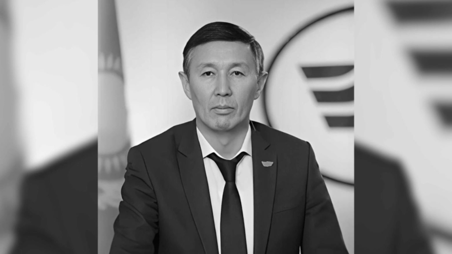 Журналист Азат Рыстанбек дүниеден озды