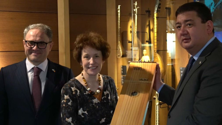 Бельгия мұражайына қазақтың жетігені табысталды