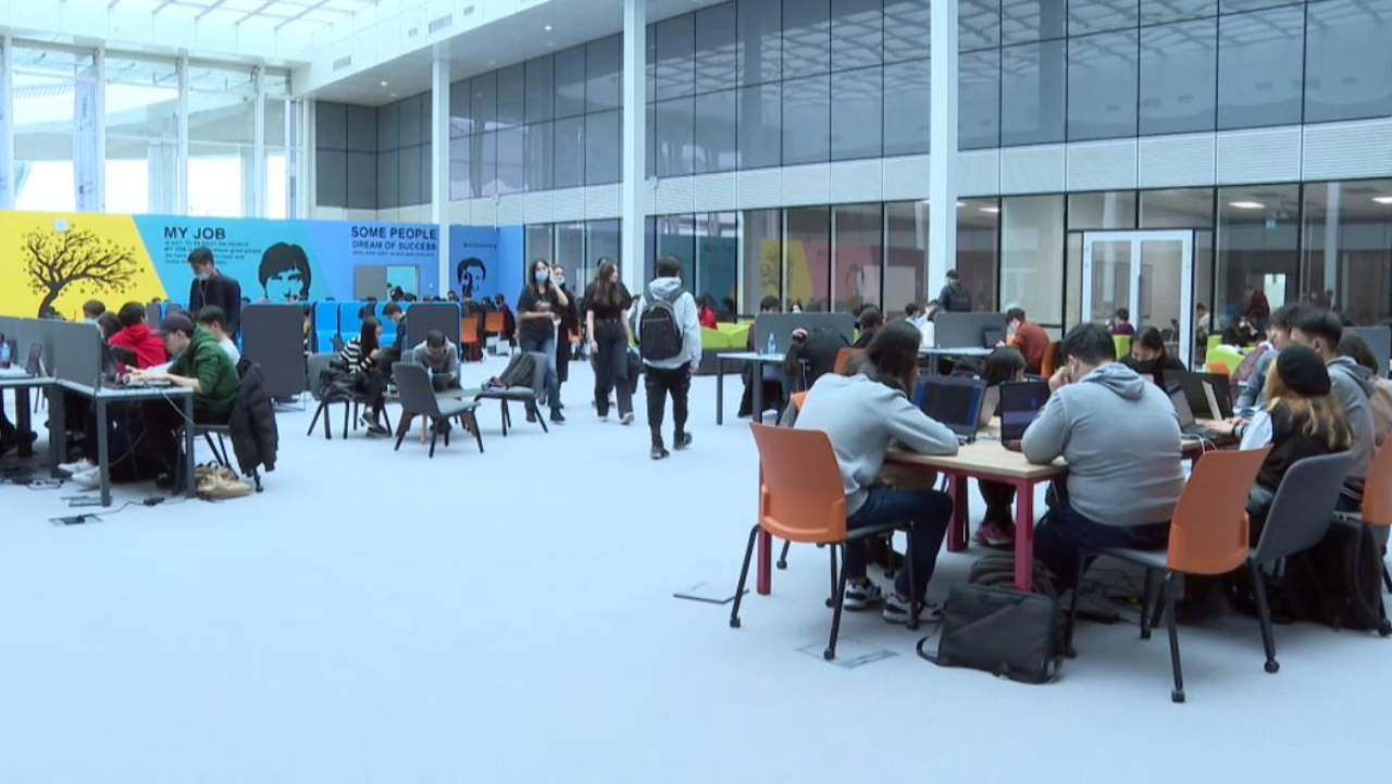 Университеттерде ЖИ курстары міндетті пәнге айналды