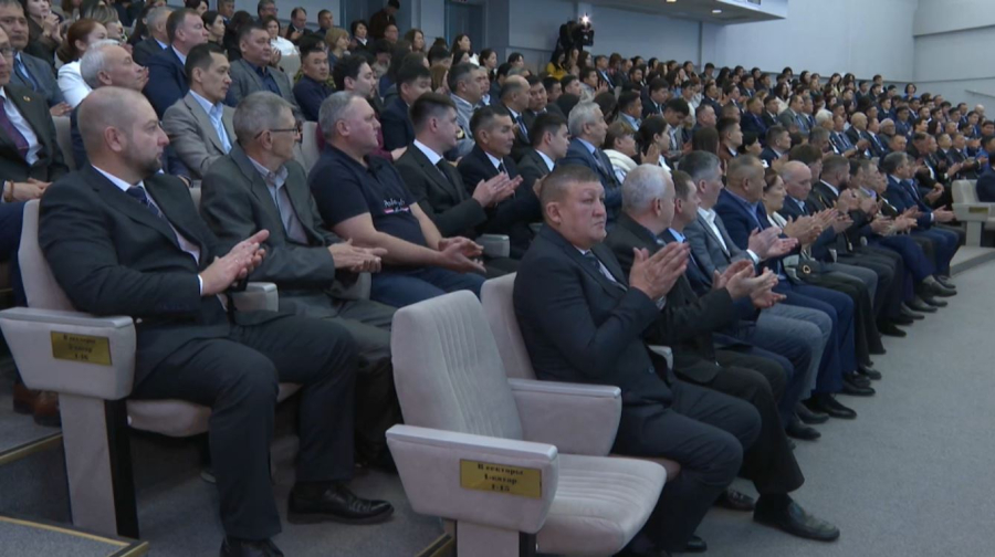 Бүгін Қорғаныс өнеркәсібі қызметкерлері күні