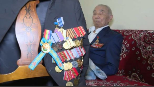 Соғыс ардагері Зұлқарнай Сейітов 103-ші  көктемін қарсы алады