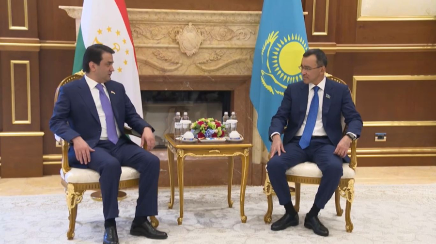 Сенат спикері М. Әшімбаев Тәжікстан Мәжілісі төрағасымен кездесті