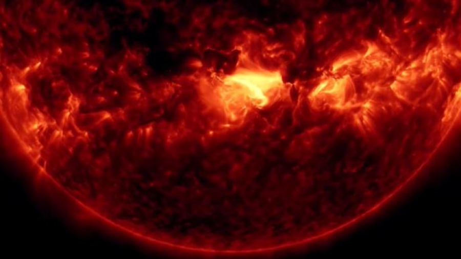 На Солнце зафиксирован самый крупный выброс плазмы за 2025 год