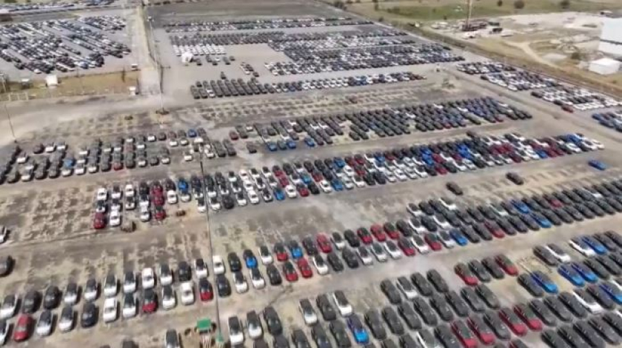 Автохолдинг приостанавливает заводы в Мексике и Канаде из-за пошлин Трампа 