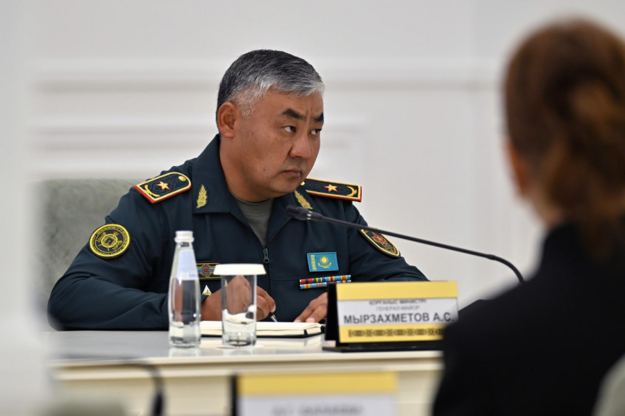 Қорғаныс министріне бірқатар кезек күттірмейтін міндет жүктелді