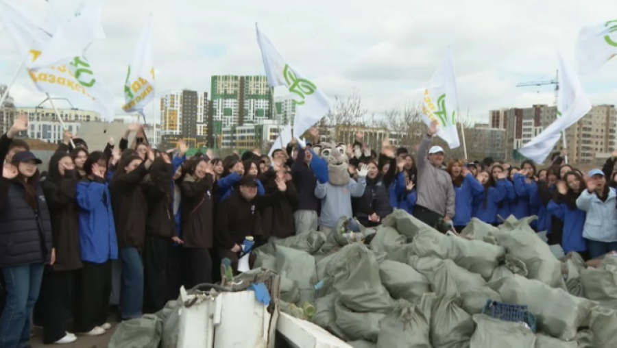 Около 2,5 тонн мусора собрали на набережной реки Есиль