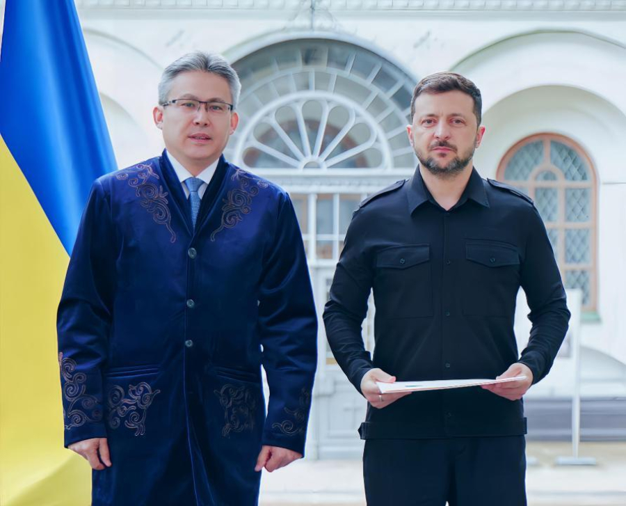 Қазақстан Елшісі Украина президентіне сенім грамоталарын тапсырды