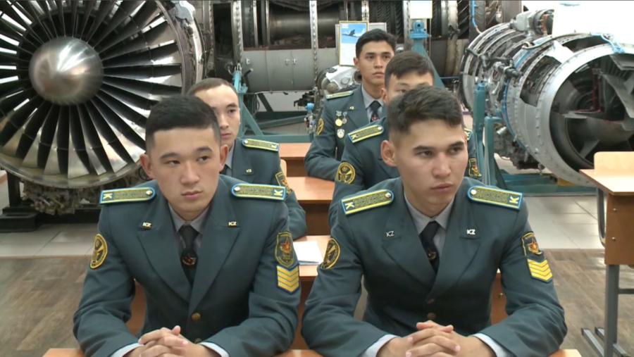 Б. Момышұлының күнделіктері әскери оқулыққа айналды