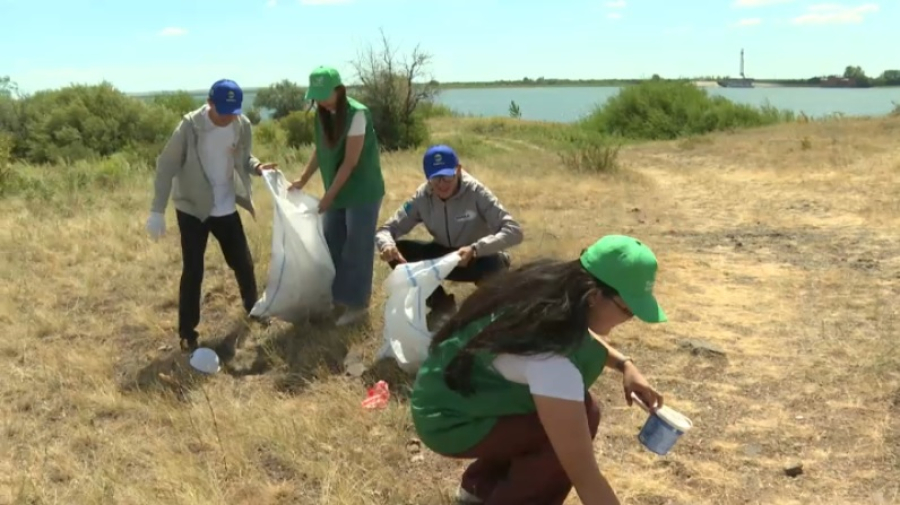 Акция по очистке водоёмов продолжается в Акмолинской области