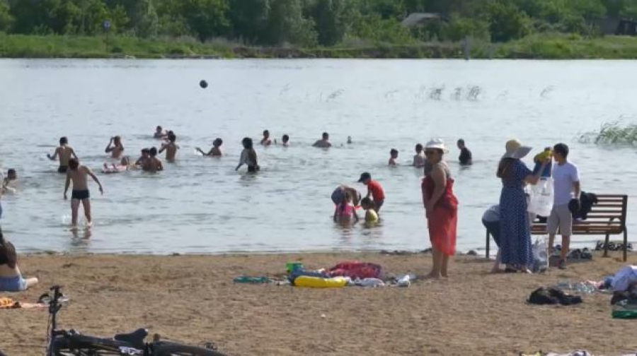 Жителям столицы напомнили о правилах безопасности на воде