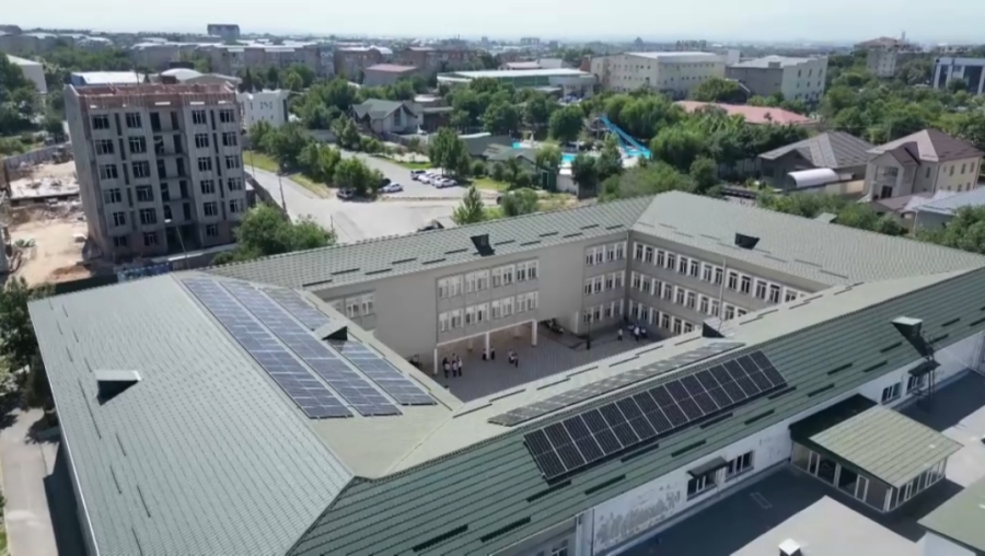 В школах Шымкента тестируют солнечные батареи