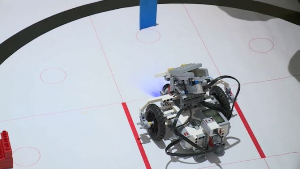 Больше 200 казахстанских школьников участвуют в чемпионате по робототехнике