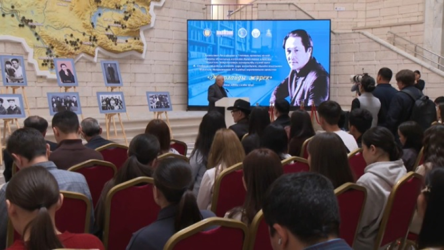 Выставка памяти Мукагали Макатаева открылась в Алматы