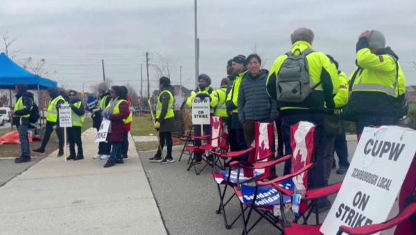 Более 55 тыс. работников Canada Post вышли на акцию протеста в Торонто